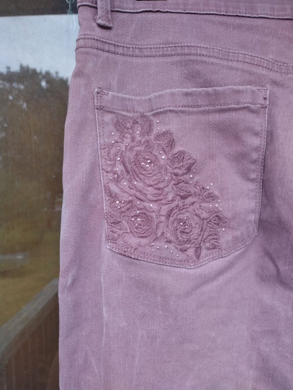 Sparkly embroidered rose Gloria Vanderbilt mauve jeans